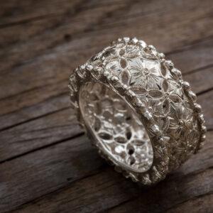 Epona Smith Florentine Elegance Ring in White Gold